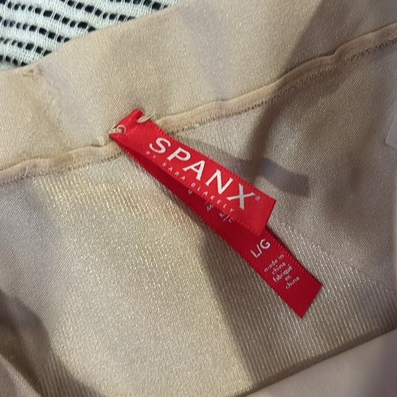 NWOT Spanx shapewear size L -NEVER WORN - Picture 2 of 2